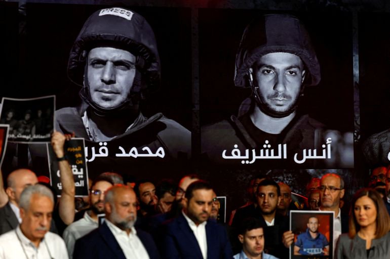 Al Jazeera staff members gather at the network’s studios, to remember their colleagues Anas Al Sharif, Mohammed Qreiqeh, Ibrahim Zaher, Mohammed Noufal and another colleague, who were killed in Gaza City by an Israeli strike, in Doha, Qatar, August 11, 2025. REUTERS/Ibraheem Abu Mustafa TPX IMAGES OF THE DAY