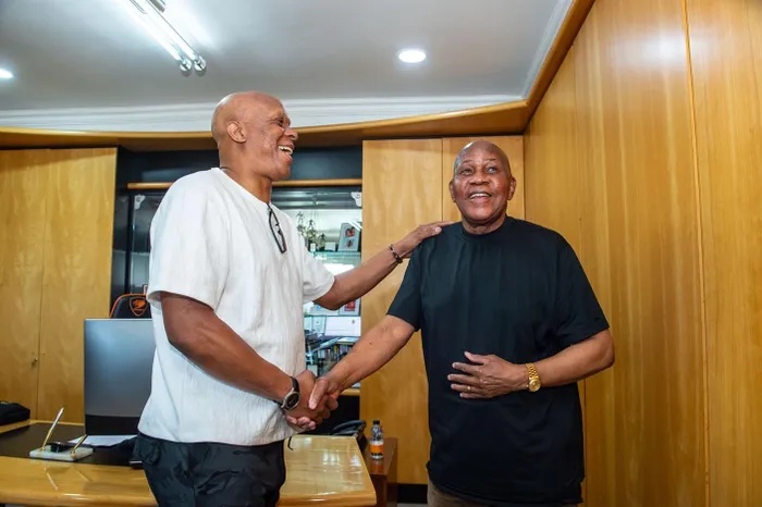 Doctor Khumalo visiting Kaizer Chiefs boss Kaizer Motaung after taking up Safa post.