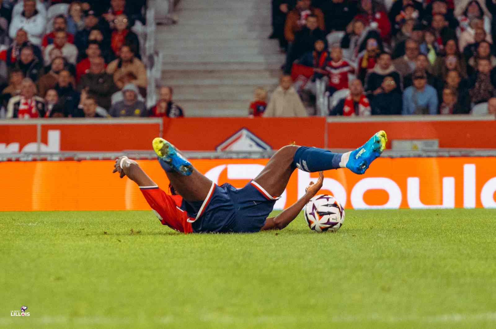 Un joueur du LOSC à terre.