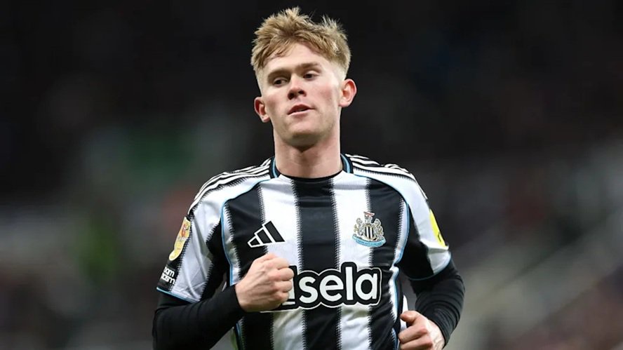 Lewis Hall remains Manchester United target