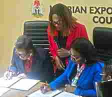 ED/CEO, NEPC, Mrs. Nonye Ayeni, signing MoU with the Founder, Lelook Bags Academy, Mrs. Chinwe Ezenwa, at the NEPC headquarters in Abuja, on Thursday.