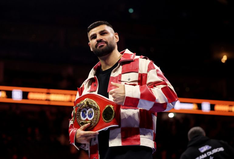 Boxing - Daniel Dubois v Fabio Wardley - WBO World Heavyweight Title - O2 Arena, London, Britain - October 17, 2026 IBF World Champion Filip Hrgovic holds his belt in the ring after Daniel Dubois defends his WBO World Heavyweight Title against Fabio Wardley Action Images via Reuters/John Sibley