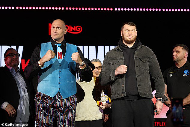 Tyson&nbsp;Fury will come out of retirement to take on Arslanbek Makhmudov on April 11