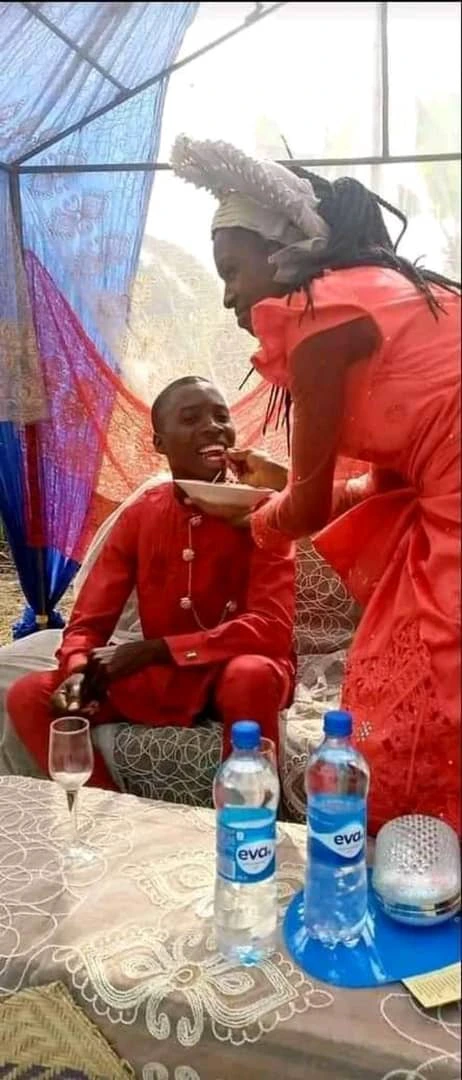 18 years old boy marries his 15 years old girlfriend (photos)