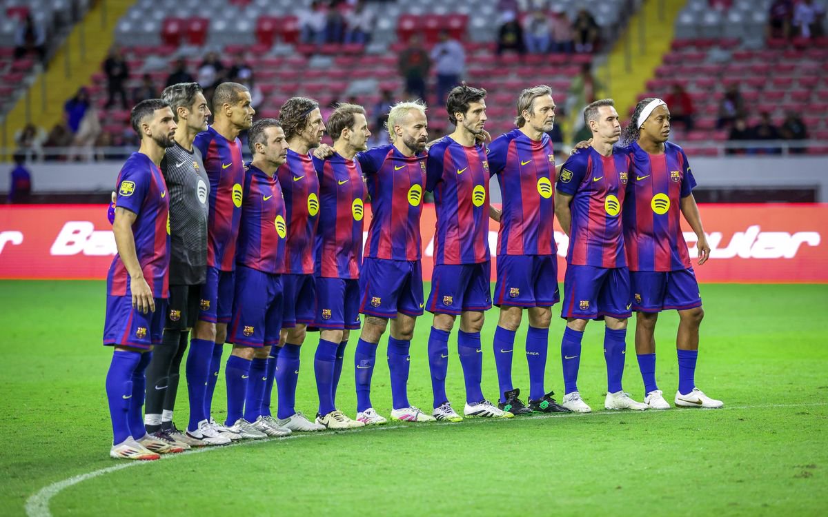 Barça Legends back to India