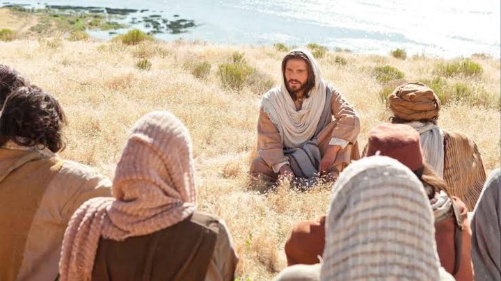 the-story-and-moral-lessons-of-jesus-calming-the-storm-bibleandprayers