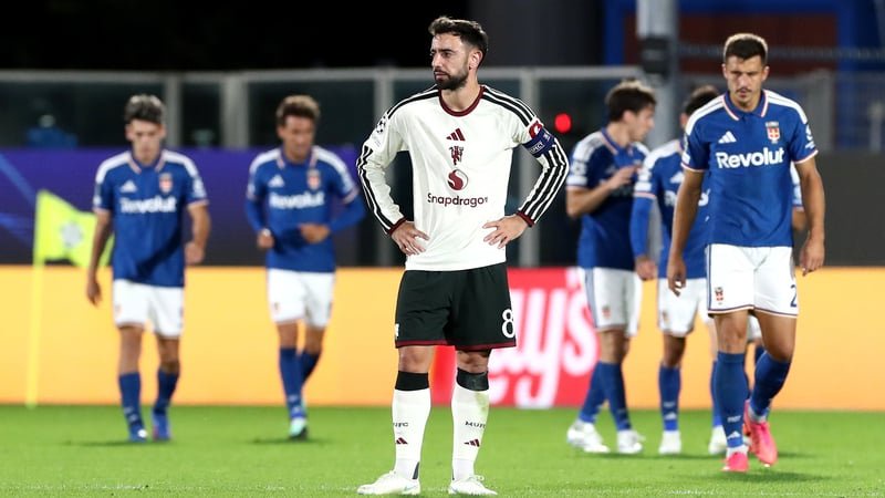 COMO, ITALY - OCTOBER 21: Bruno Fernandes of Manchester United reacts after Nico Paz of Como 1907 scores his team’s third goal during the UEFA Champions League 2026/27 League Phase MD3 match between Como 1907 and Manchester United at Giuseppe Sinigaglia S
