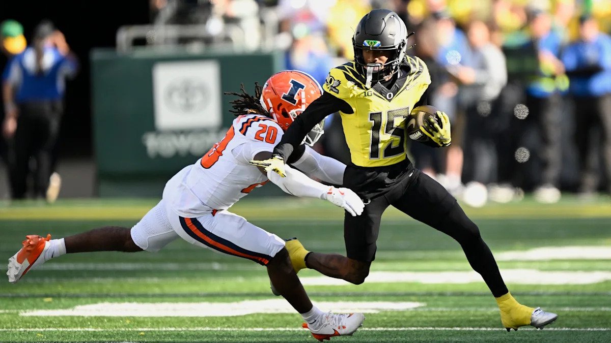 Oregon Unveils Week 8 Uniforms for Illinois Matchup