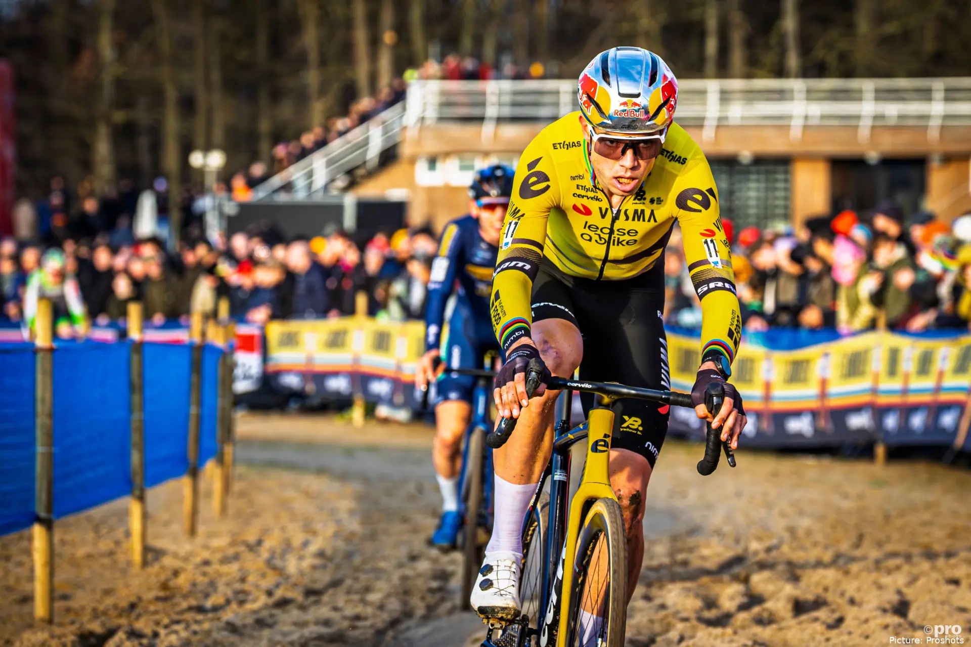 Wout van Aert of Team Visma | Lease a Bike racing in the sand during the 2025-2026 cyclocross season