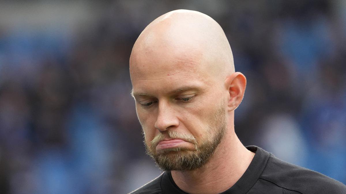 René Wagner schaut bedröppelt
