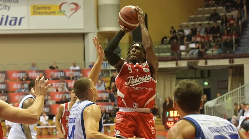 Pallacanestro Trieste defeats Cantù 92-72 at PalaTrieste