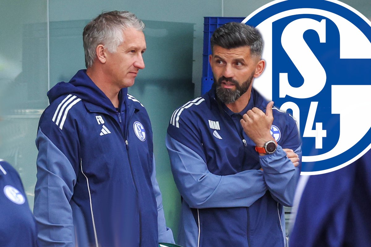 Die Schalke-Verantwortlichen Frank Baumann (l.) und Trainer Miron Muslic (r.) im Gespräch am Trainingsplatz.