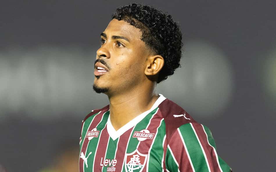 John Kennedy com a camisa do Fluminense