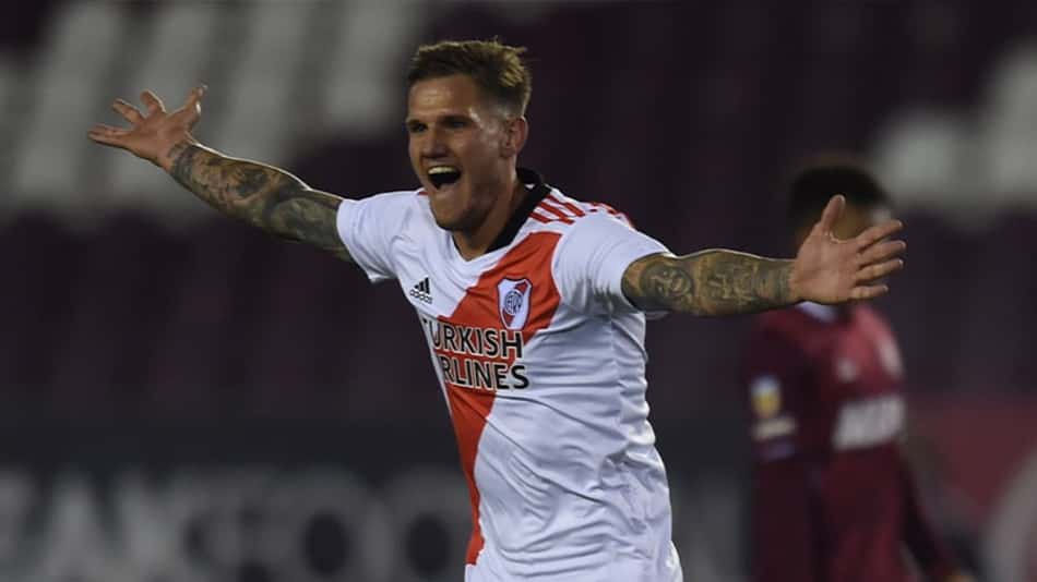 Zucullini comemora gol marcado pelo River Plate 