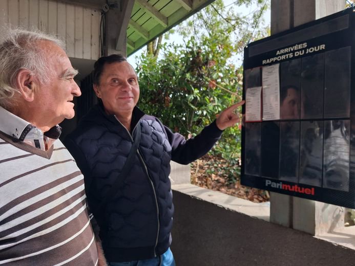 Jean de Trie-sur-Baïse et Hervé de Pau ont l'habitude de se rejoindre pour les courses hippiques.