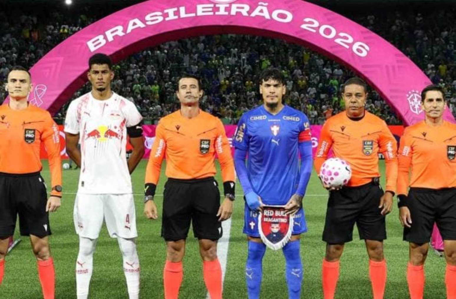 Abel Ferreira consolidou o esquema com três zagueiros no Palmeiras nesta temporada –