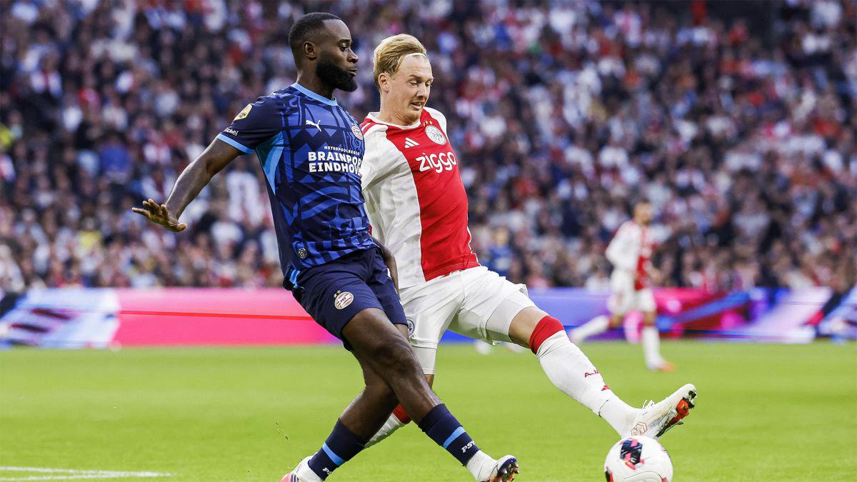 Julian Brandt im Zweikampf