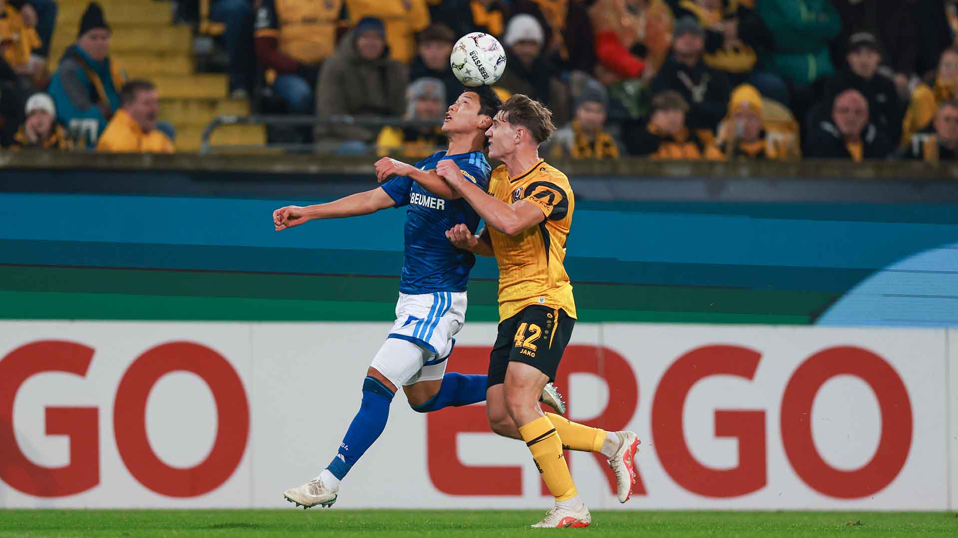 Spielszene Dresden-Schalke
