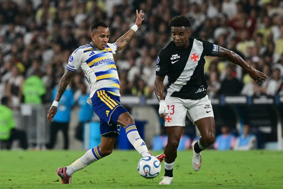 Thiago Mendes na partida entre Vasco e Boca Juniors
