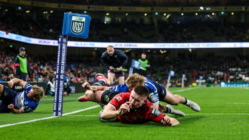 Munster rally to earn a losing bonus point with Ben O’Connor’s try against Leinster from the last play of the game. Photograph: Nick Elliott/Inpho
