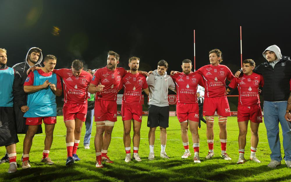 Après le match, le vice-capitaine, Arnaud Aletti, a pris la parole au milieu du terrain en l’absence de Jean-Baptiste Barrère.