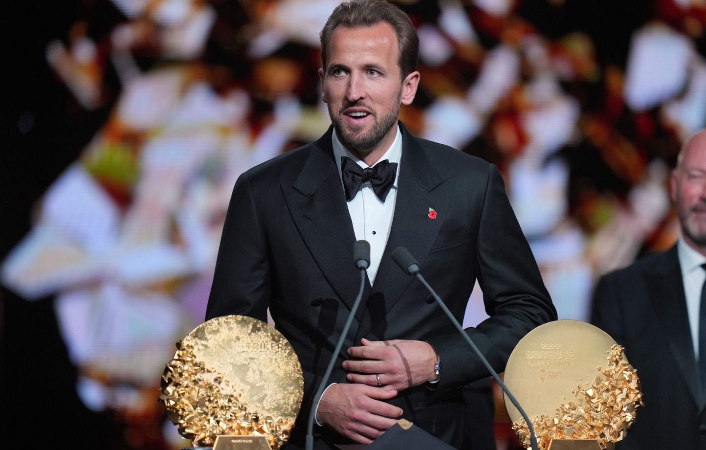 Harry Kane a reçu le Ballon d'Or lundi soir à Londres.