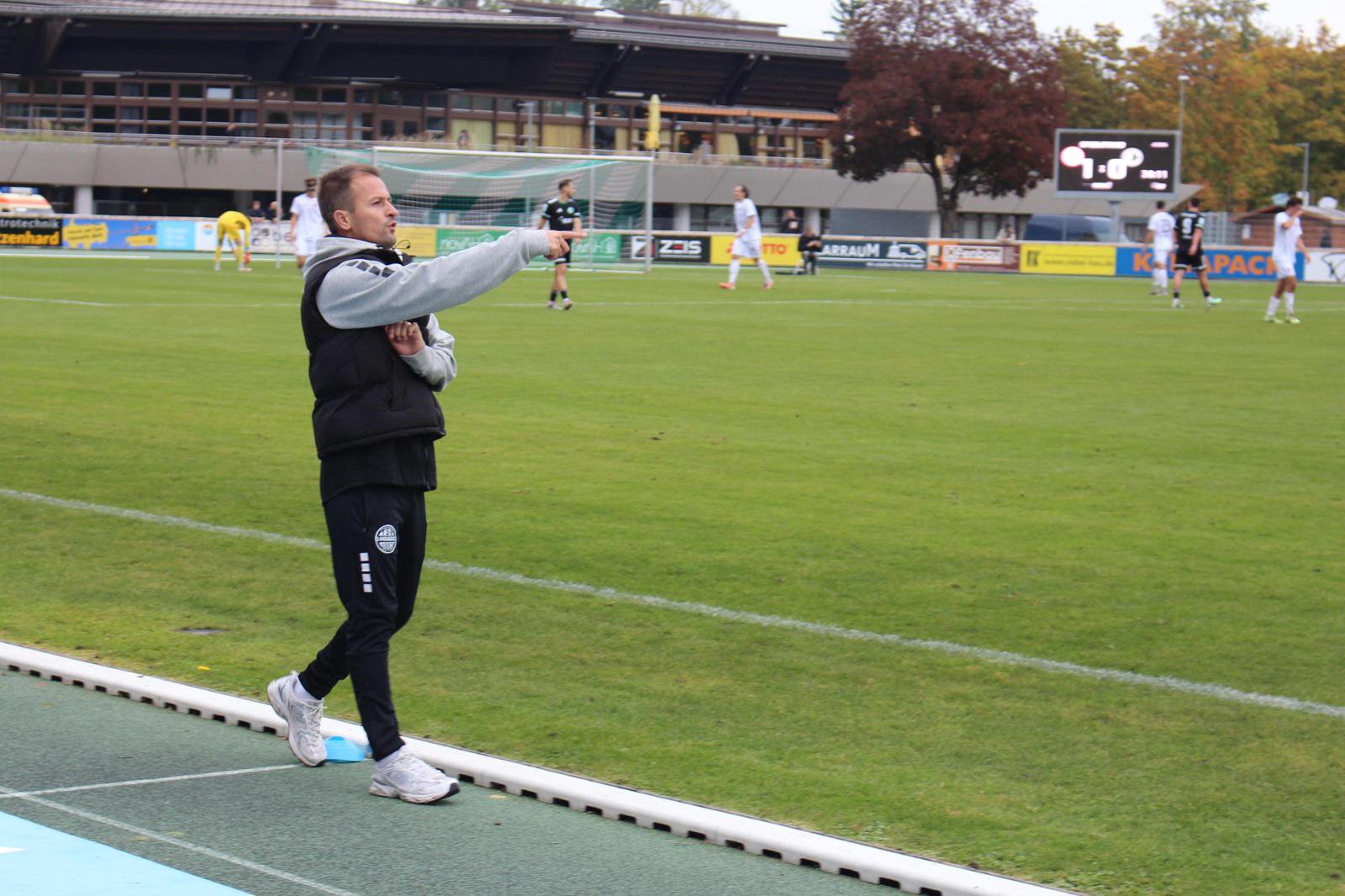 Trotz des verpassten Heimsieges zeigte sich der neue Trainer des TSV Landsberg mit der Leistung seiner Mannschaft zufrieden. Vor allem die mangelnde Chancenverwertung verhinderte aus seiner Sicht einen Dreier gegen Eltersdorf.