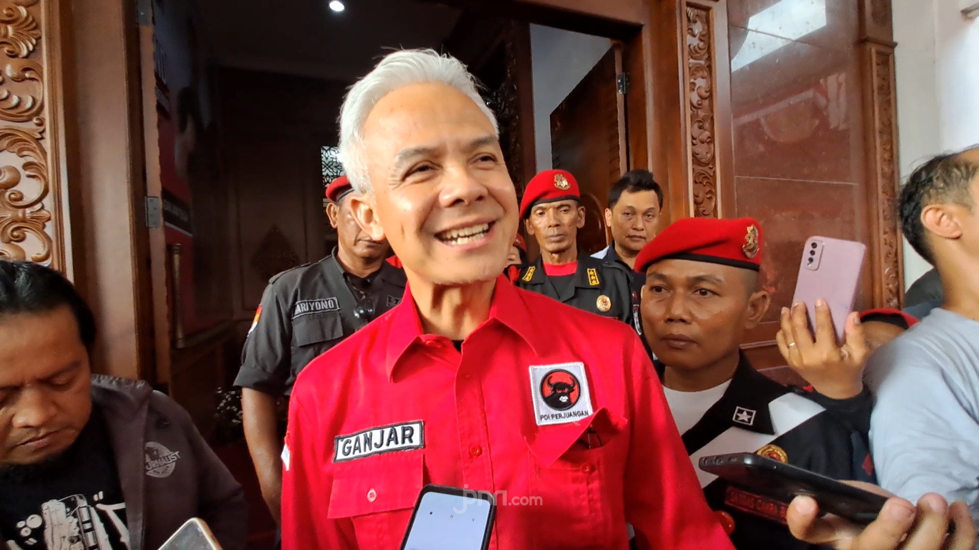 Ganjar Kecam Pengerahan Kades Mendukung Paslon di Pilgub Jateng - JPNN.com Jateng