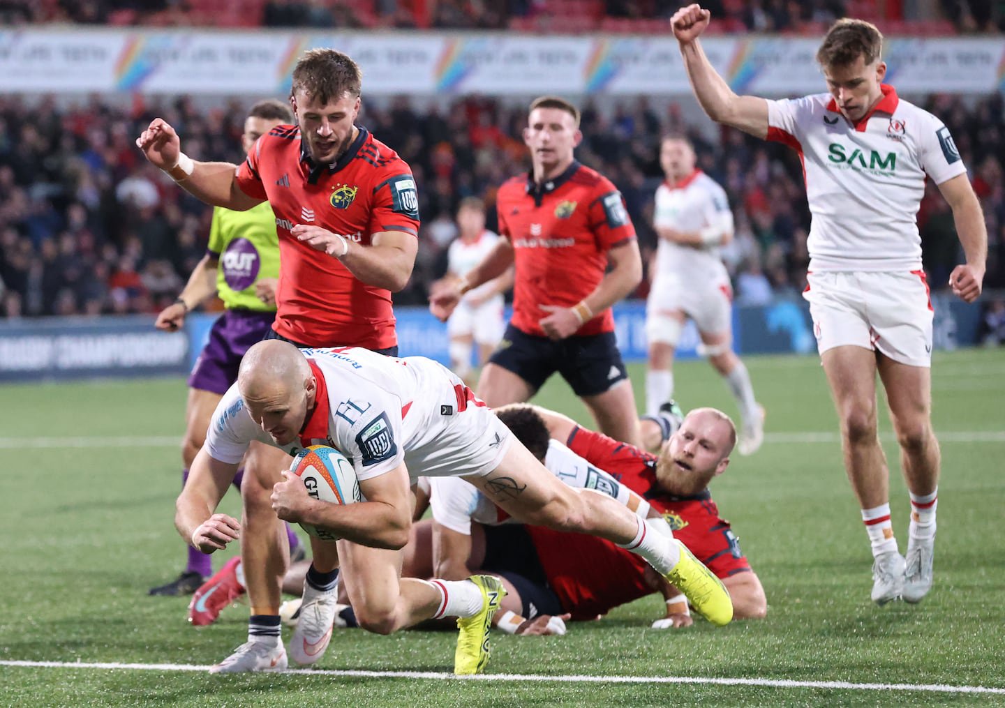 Ulster Jacob Stockdale scorers his second try against  Munster during SaturdayÕs United Rugby Championship at the Affidea  Stadium, Belfast.
Picture by Brian Little