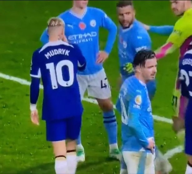 Mykhailo Mudryk appears to wipe his snot on Kyle Walker