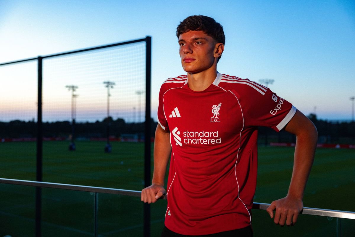 KIRKBY, ENGLAND - AUGUST 15: (THE SUN OUT. THE SUN ON SUNDAY OUT) Liverpool FC unveil new signing Giovanni Leoni at AXA Training Centre on August 15, 2025 in Kirkby, England. (Photo by Nikki Dyer - LFC/Liverpool FC via Getty Images)