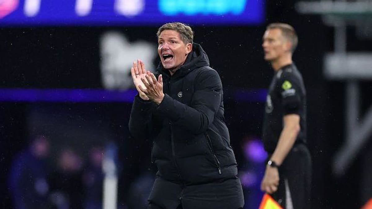 Oliver Glasner reacting on the touchline at Portman Road 