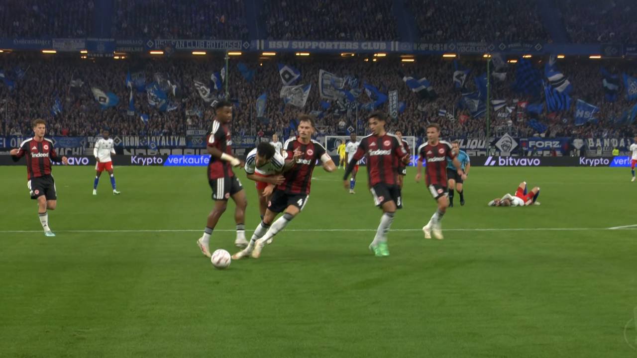 Nach dieser Fehlentscheidung dreht die Eintracht auf