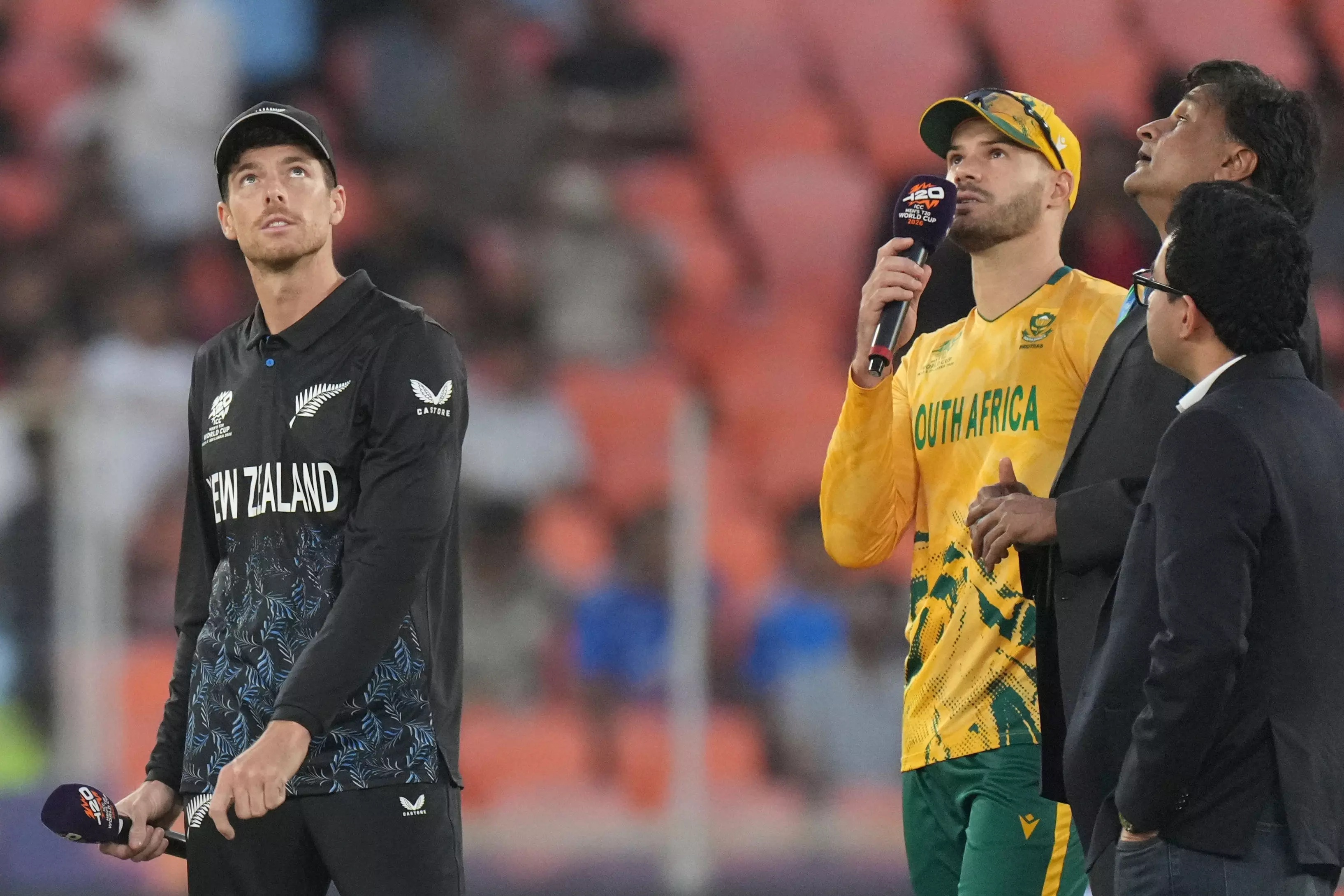 South Africa win toss, opt to bowl against NZ