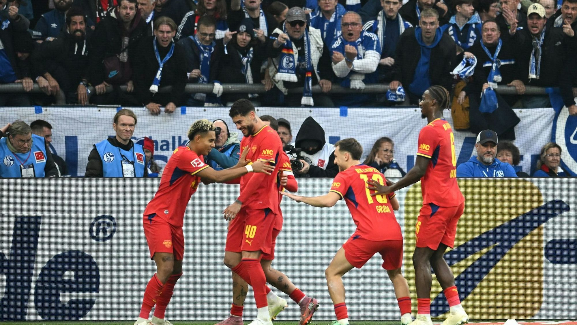 Leipzig feiert das Tor zum 1:0.