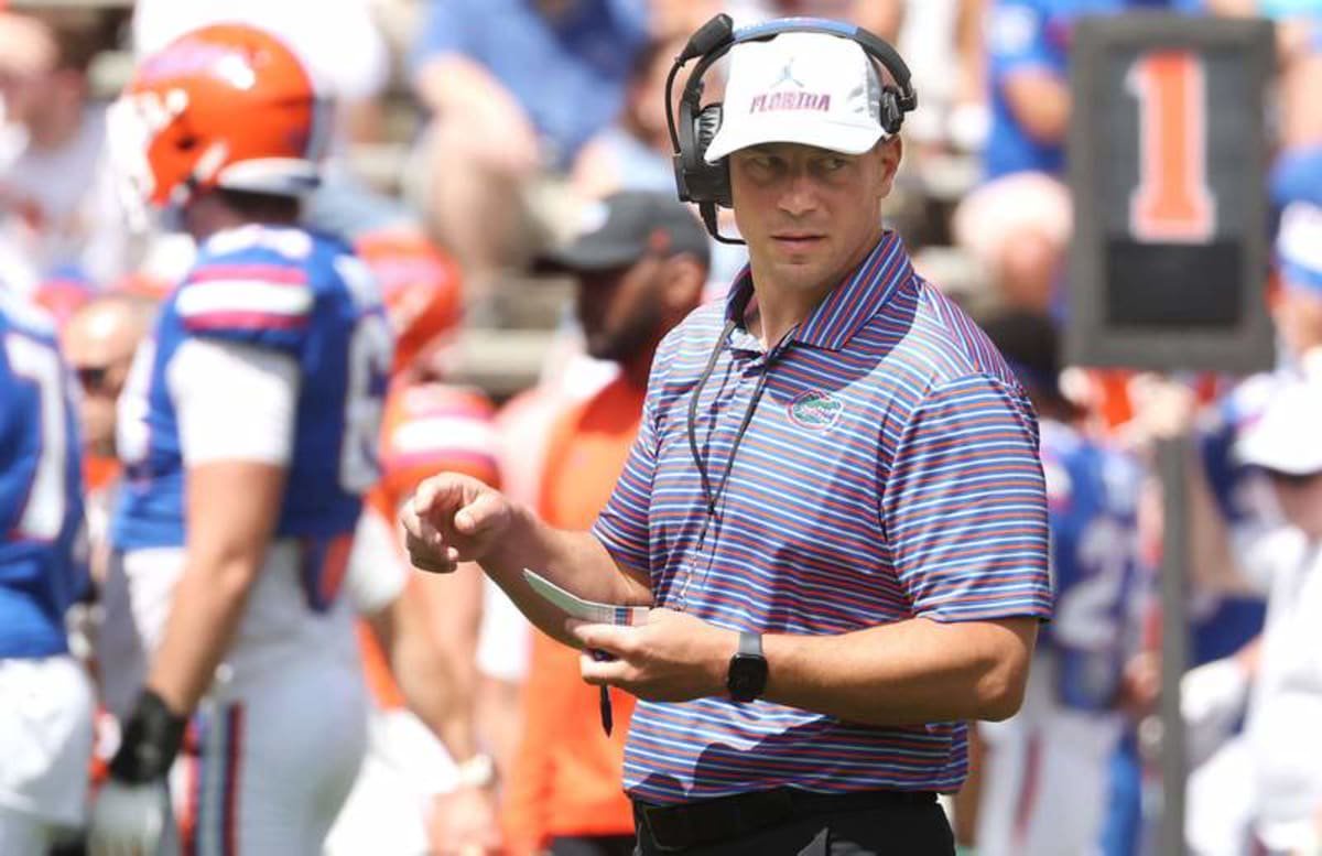 SPORTS-FBC-BKC-STORY-COLUMN-FILEPIC-OS Florida head coach Jon Sumrall monitors action during the Orange & Blue Game at Ben Hill Griffin Stadium on the UF campus in Gainesville, Florida, on April 11, 2026. Stephen M. Dowell/Orlando Sentinel/TNS Gainesville FL – Florida USA EDITORIAL USE ONLY Copyright: xOrlandoxSentinelx 179767669W StephenxM.xDowellx 0862083968st ©IMAGO/Newscom World