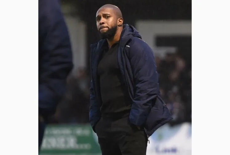 FOOTBALL 137142-34