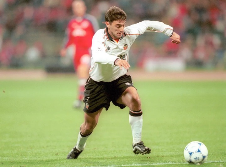 Claudio Lopez in action for Valencia in 1999.