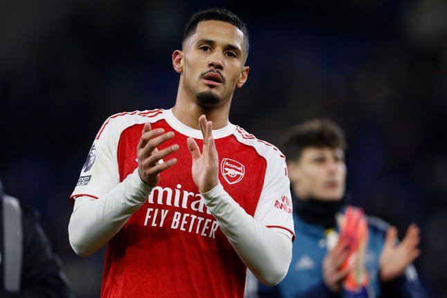 LIVERPOOL, ENGLAND - DECEMBER 20: William Saliba of Arsenal applauds the fans after the Premier League match between Everton and Arsenal at Hill Dickinson on December 20, 2025 in Liverpool, England. (Photo by Richard Sellers/Sportsphoto/Allstar via Getty Images)