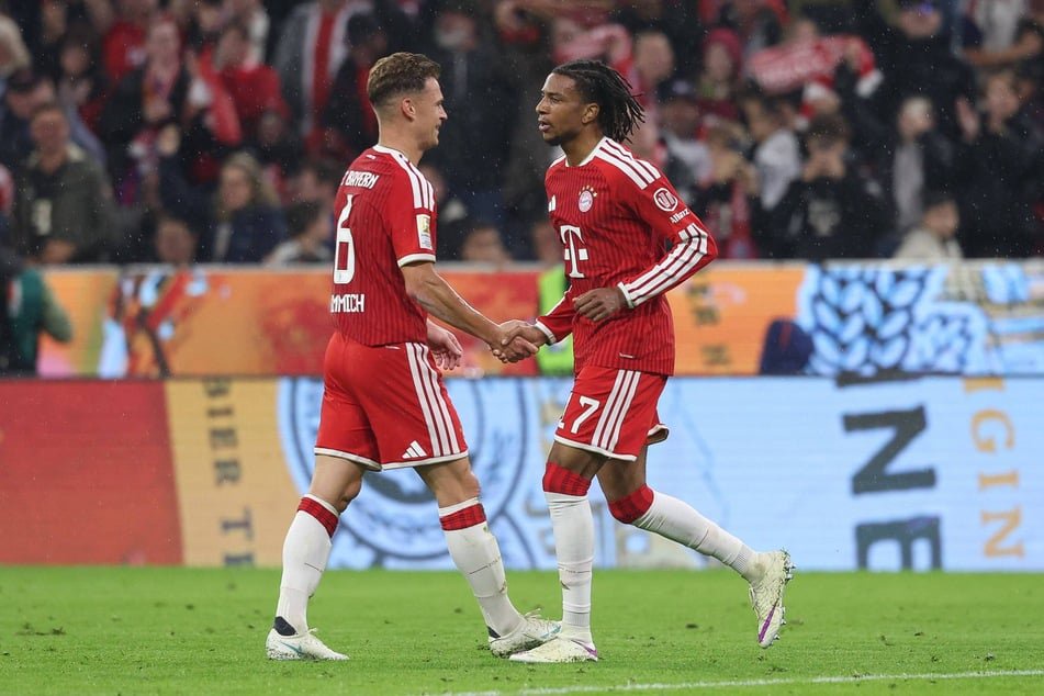 Michael Olise (24, r.) und Joshua Kimmich (31) werden am heutigen Mittwochabend definitiv nicht auf dem Grün stehen.