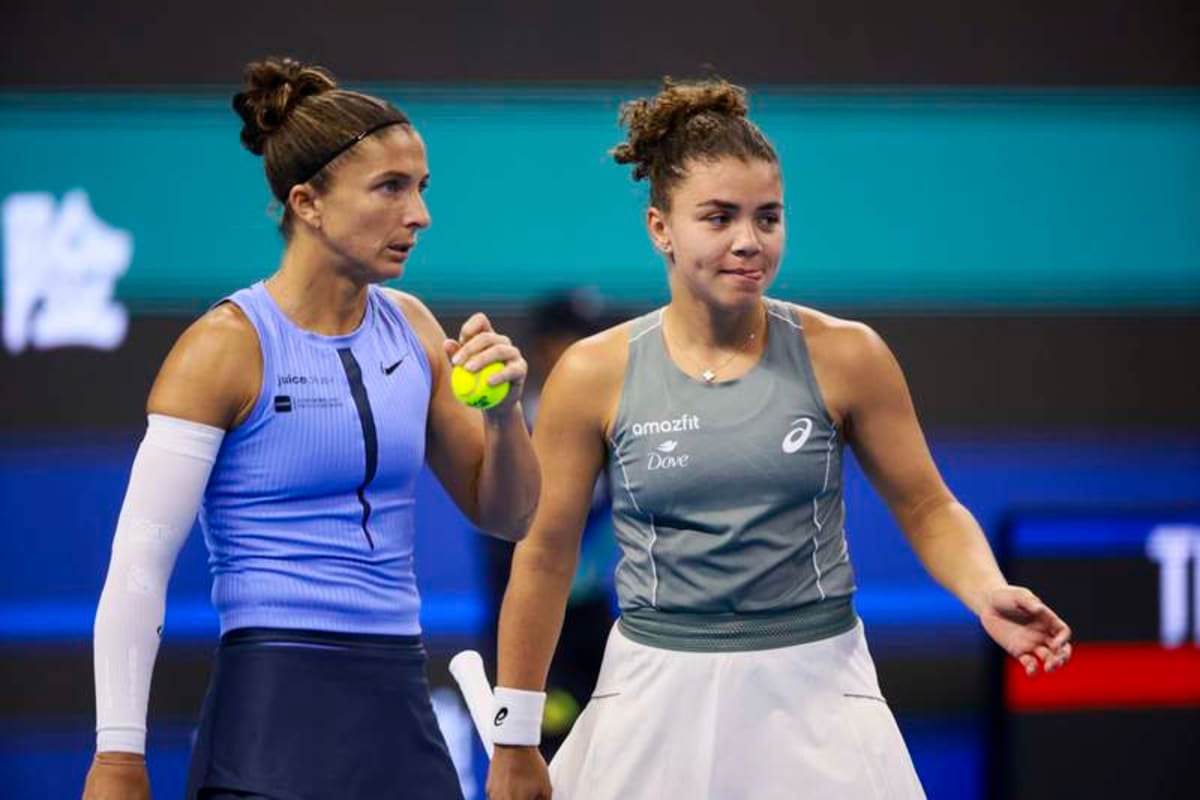 BEIJING, CHINA – OCTOBER 05: Sara Errani and Jasmine Paolini of Italy react in the Women s Doubles Final match against Miyu Kato of Japan and Fanny Stollar of Hungary on day 14 of the 2025 China Open at the National Tennis Center on October 5, 2025 in Beijing, China. PUBLICATIONxNOTxINxCHN Copyright: xVCGx 111595195272 ©IMAGO/VCG