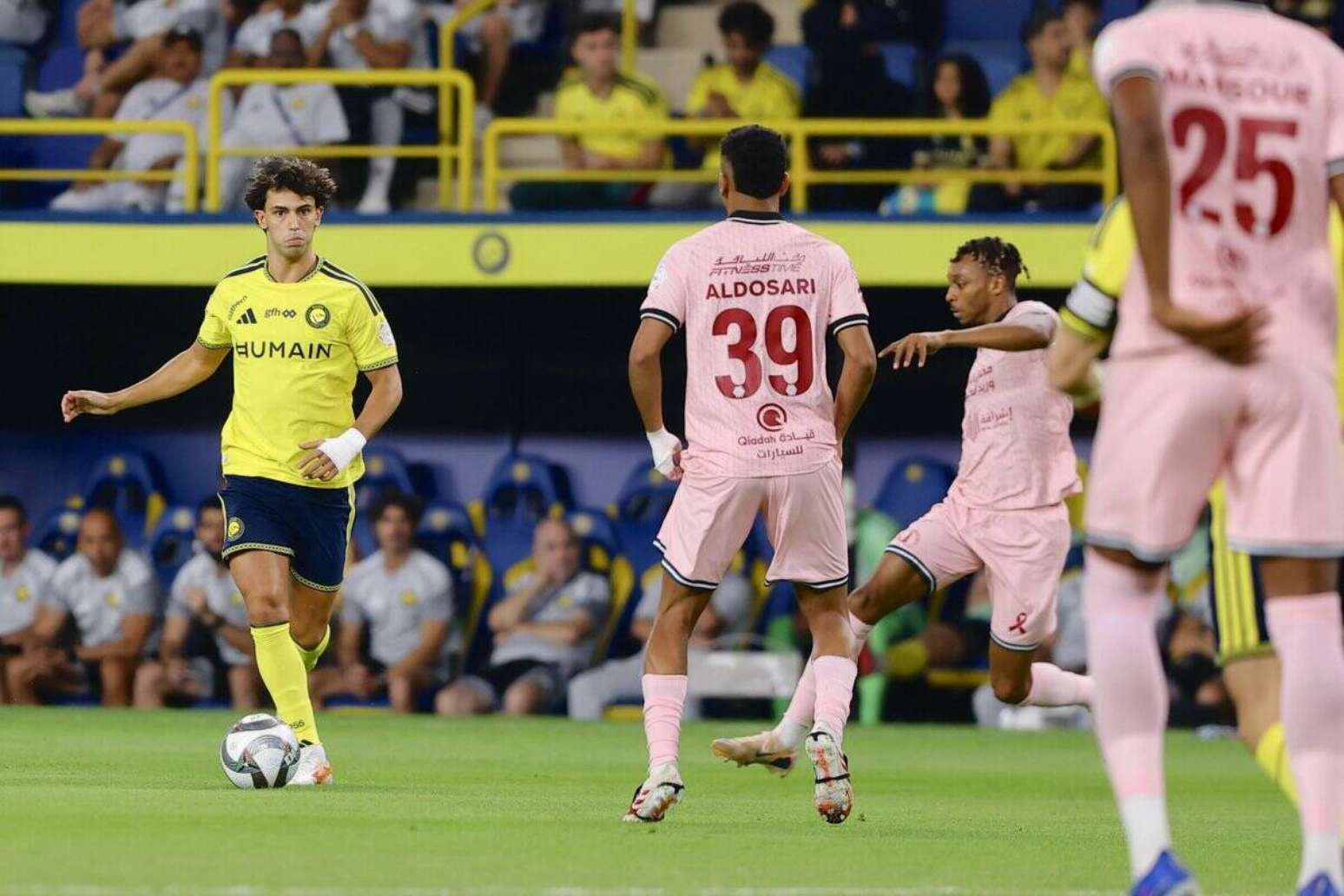 João Felix distribuiu quatro assistências na partida –