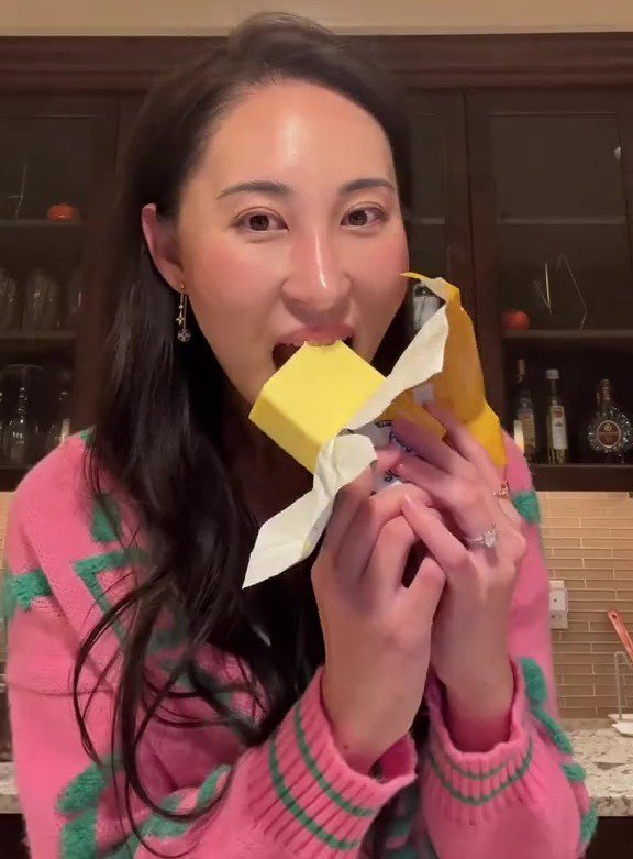A woman who follows a "high fat carnivore" eating plan has revealed a typical day of meals