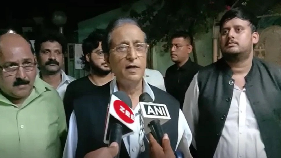 ओपी राजभर के बाद आजम ने भी बोला सपा अध्यक्ष पर हमला, कहा-हमने कभी अखिलेश को धूप में खड़े नहीं देखा