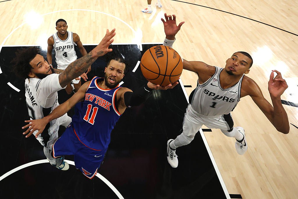 Assistant coaches will receive rings at a later date, but other long-term employees will receive no jewelry at all. The ceremony commemorated the New York Knicks’ first title in 53 years, capped by a five-game victory over the San Antonio Spurs