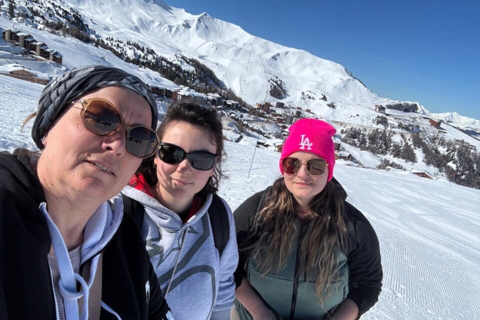 Alice (53 ans) et ses Alexia (29 ans) et Laureene (25 ans) forment l'équipe 