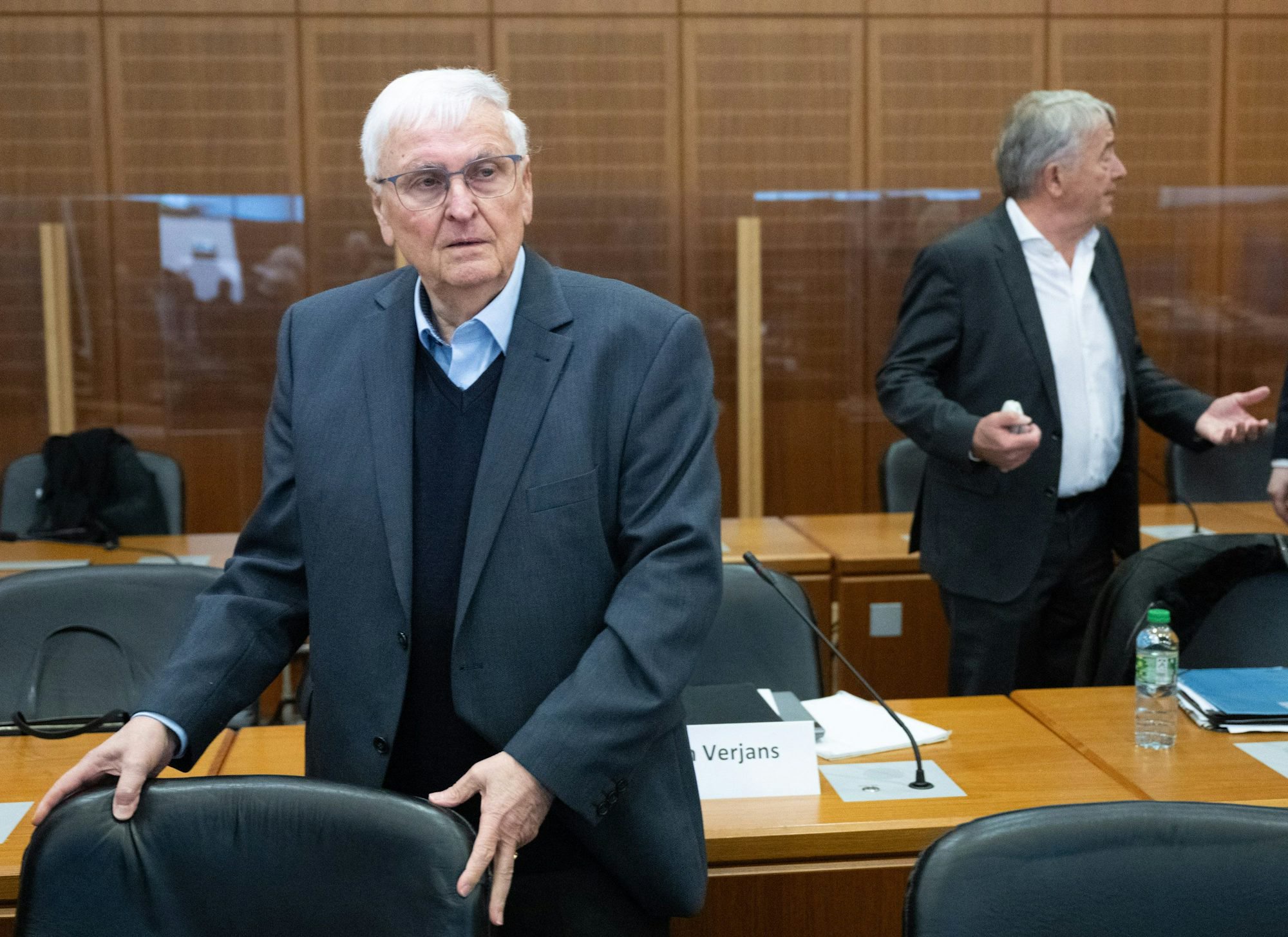Das Verfahren gegen Theo Zwanziger soll vorerst ruhen.