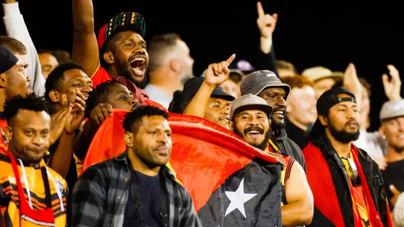 PNG fans