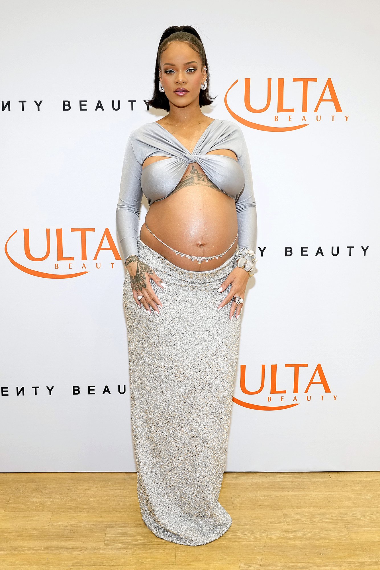 Deretan Gaya Artis Pakai Belly Chain, OOTD Kasual hingga Red Carpet