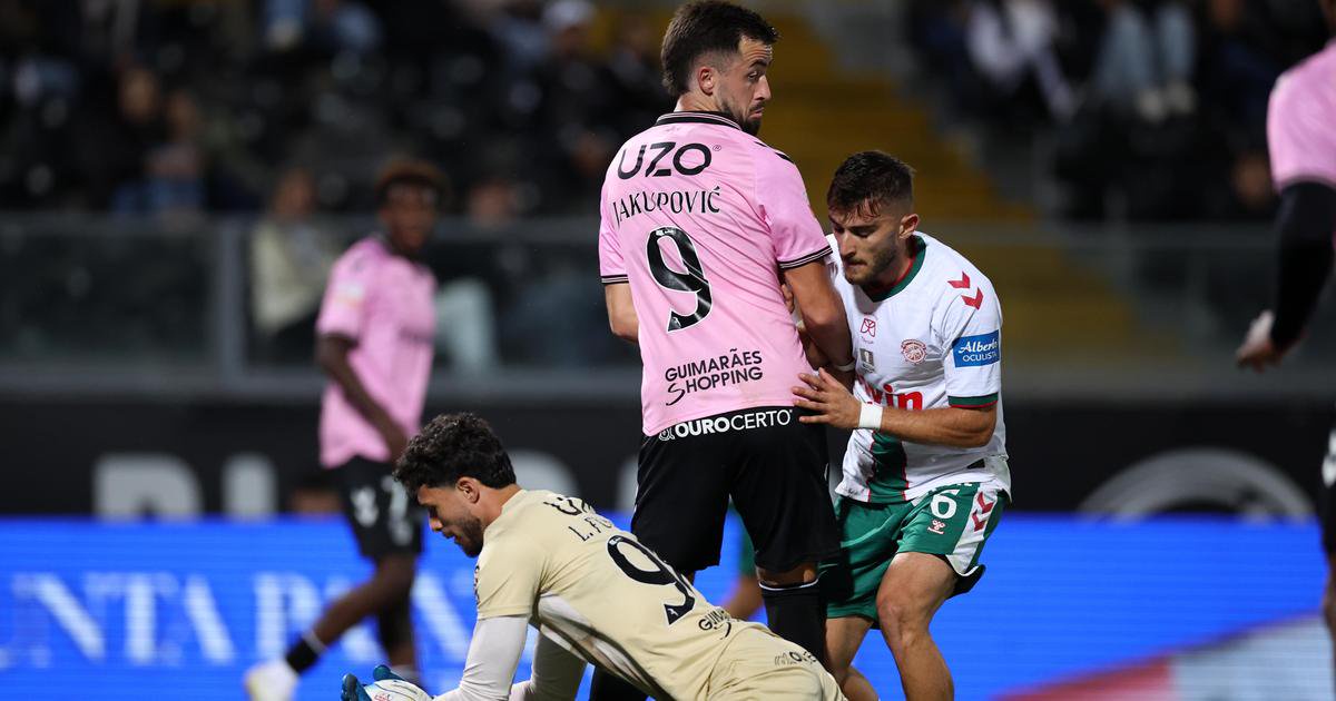 Vitória de Guimarães Thrashes Marítimo 4-0 to End Winless Streak